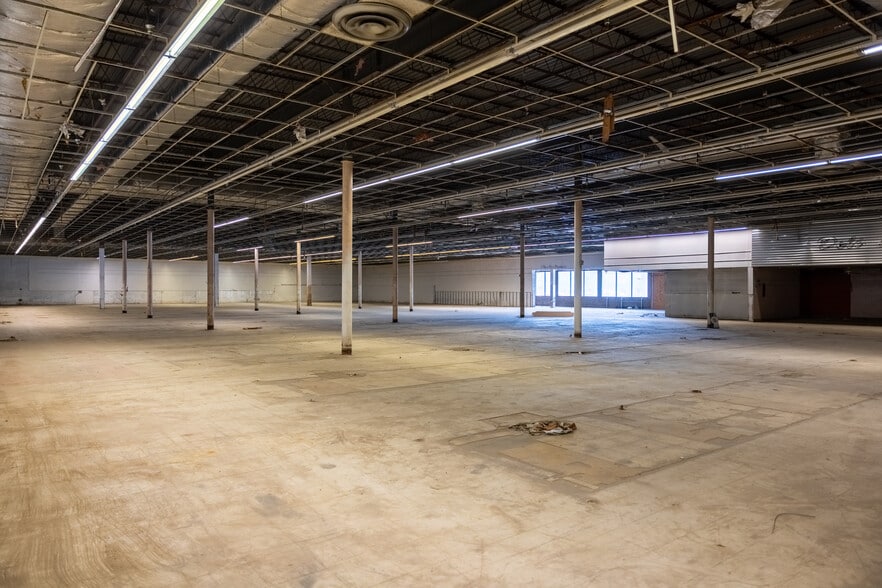 More Photos Of 2449-2475 US-117 S, Goldsboro Unknown For Lease