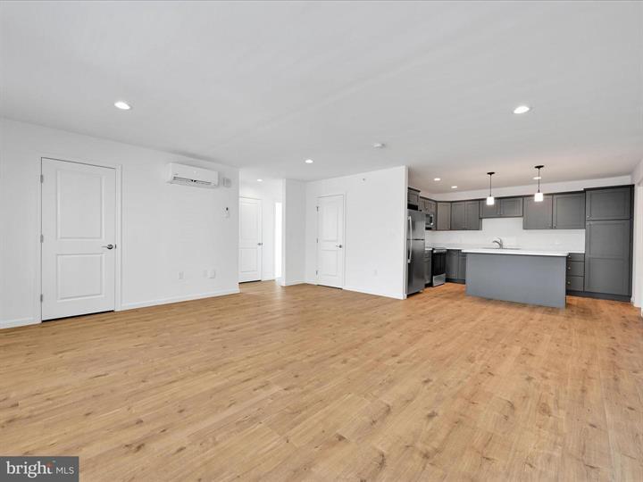 More Photos Of 336-338 Main St, Denver Storefront Retail Residential For Lease