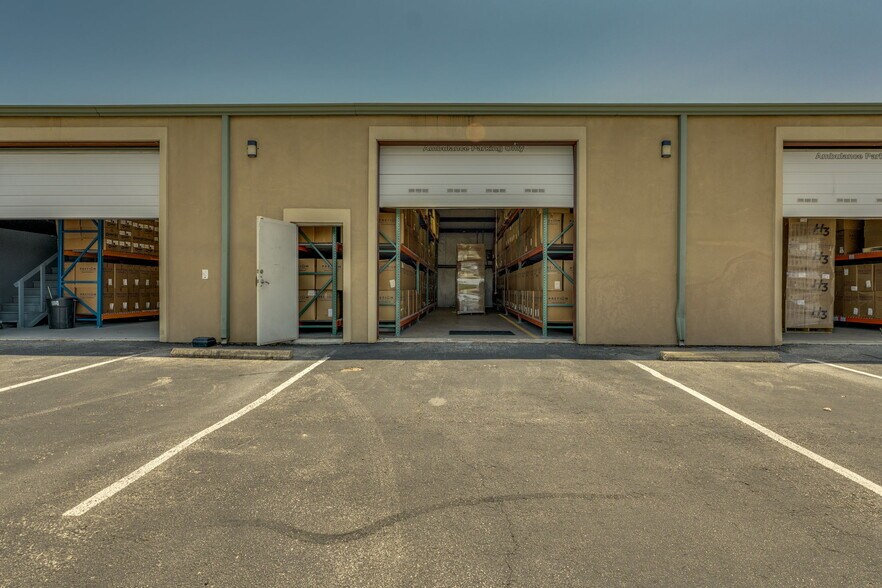 More Photos Of 14121 W US 290 Hwy, Austin Warehouse For Lease