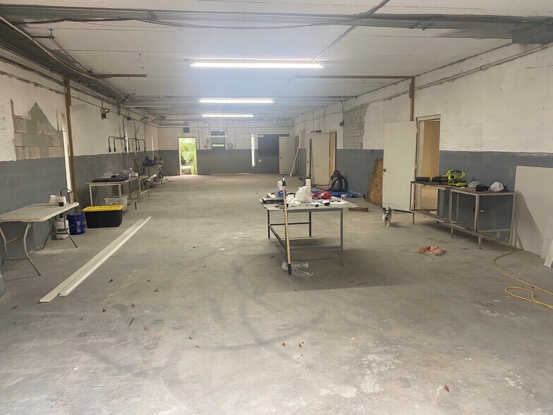 More Photos Of 4406 Arnold Ave, Naples Warehouse For Sale