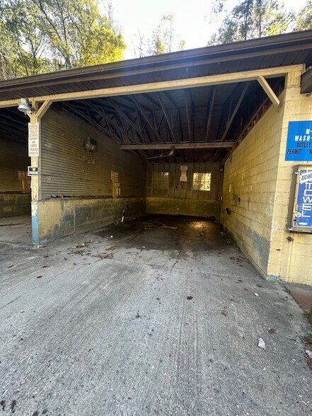 More Photos Of Rt. 20, Craigsville Auto Repair For Sale