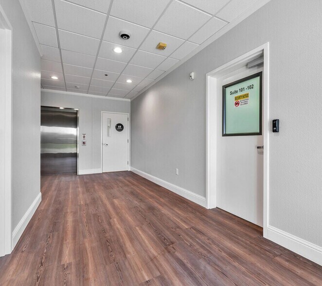 More Photos Of 1851 Airway Dr, Hollister Industrial For Lease