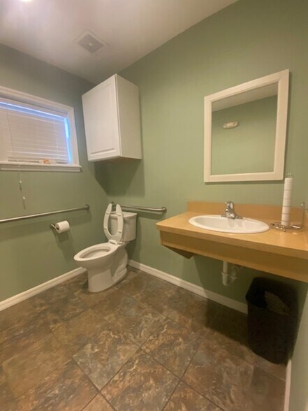 More Photos Of 1329 Hibiscus Dr, Cape Coral Office For Lease