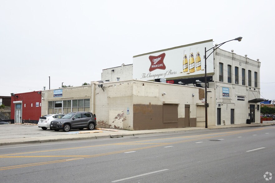 More Photos Of 1940-1952 N Elston Ave, Chicago Freestanding For Lease
