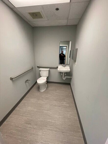 More Photos Of 15 Wormans Mill Ct, Frederick Research And Development For Lease