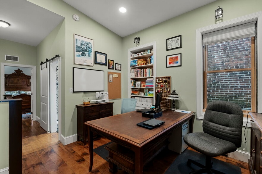 More Photos Of 305 N Queen St, Lancaster Storefront Retail Residential For Sale