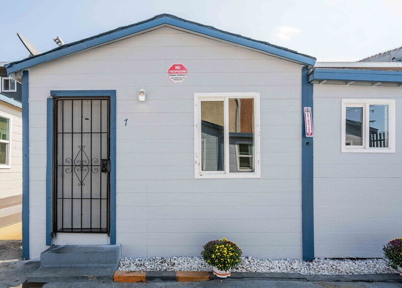 More Photos Of 3713-3717 W Imperial Hwy, Inglewood Apartments For Sale