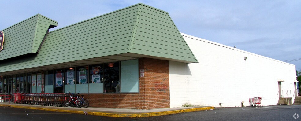 More Photos Of 1088-1791 Old Country Rd, Riverhead Storefront For Lease