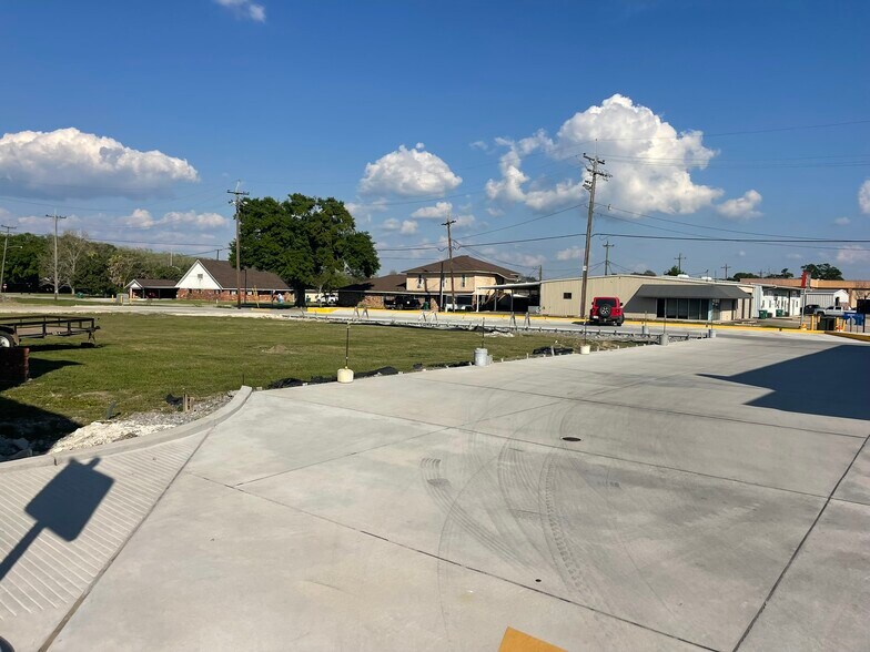 More Photos Of 6433 Highway 182 E, Morgan City Storefront For Lease