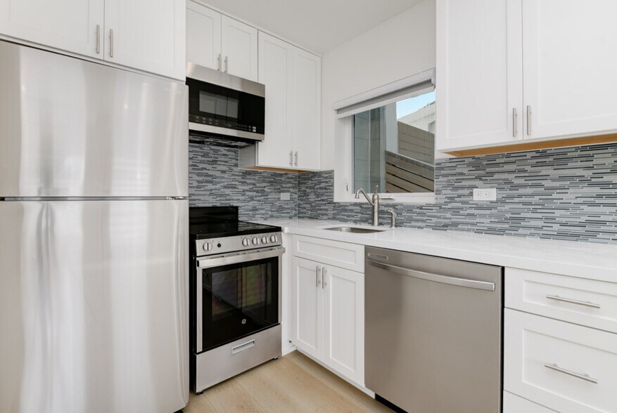 More Photos Of 2633 Ocean St, Carlsbad Apartments For Sale