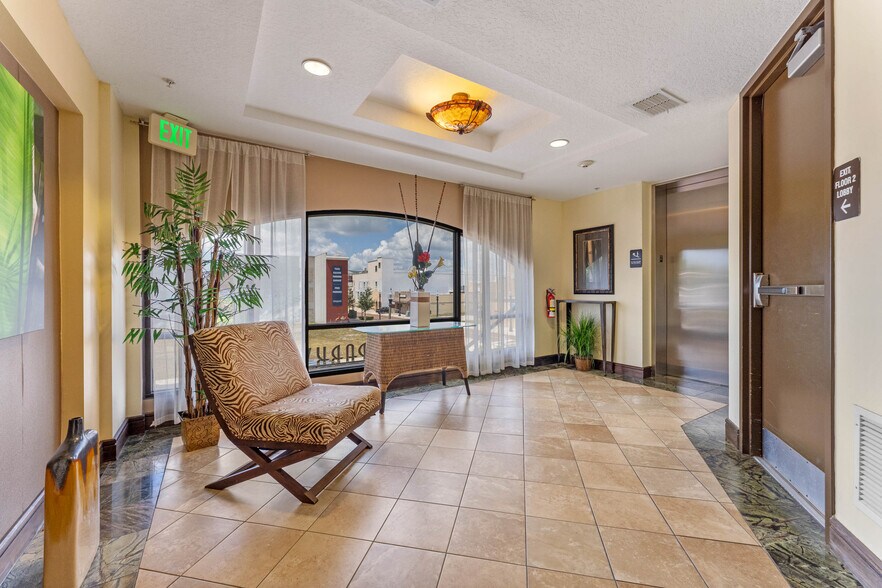 More Photos Of 111 E Monument Ave, Kissimmee Office For Lease