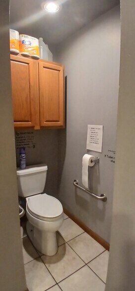 More Photos Of 806 W Us Highway 20, Michigan City Showroom For Lease