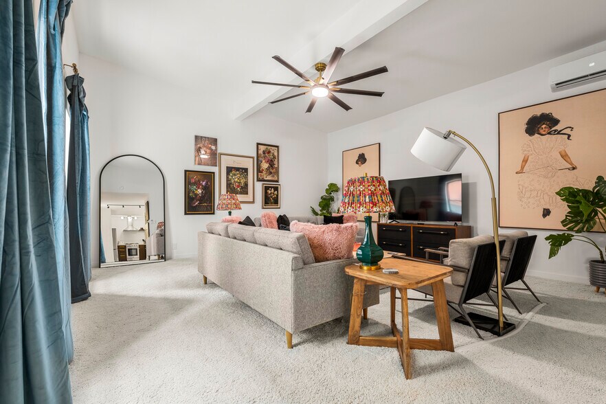 More Photos Of 9-13 Broadway St, Asheville Storefront Retail Office For Sale