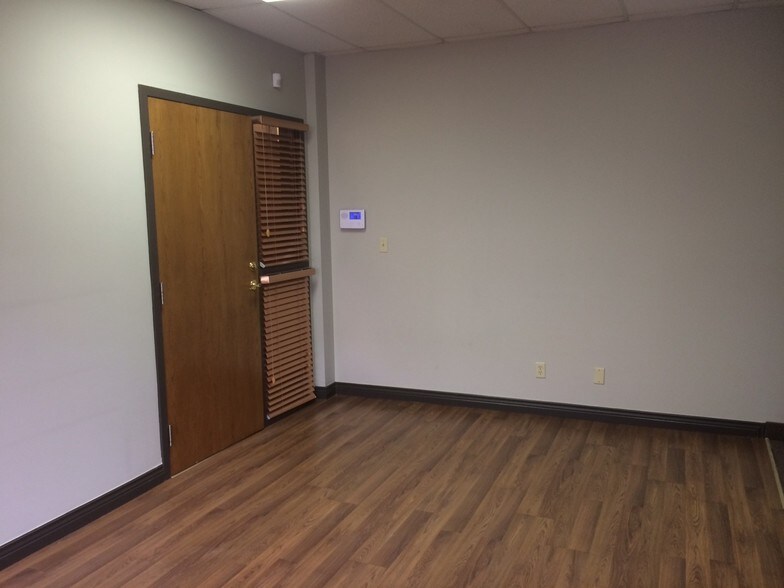 More Photos Of 814 Main St, Moncton Office For Lease