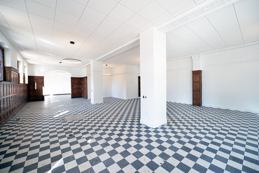 More Photos Of 415 DeBaliviere Ave, Saint Louis Apartments For Lease