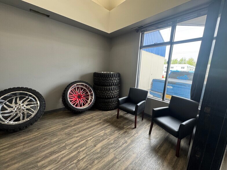 More Photos Of 7439 Old Seward Hwy, Anchorage Storefront Retail Office For Lease