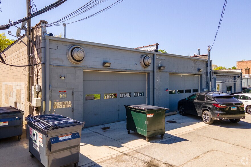 More Photos Of 639-643 S La Grange Rd, La Grange Storefront Retail Office For Lease