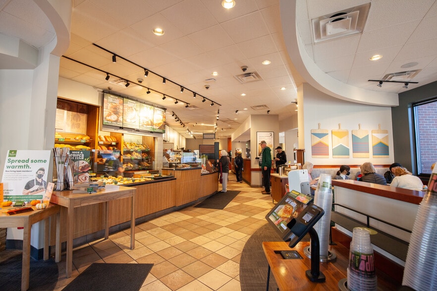 More Photos Of 5340 Jackson Rd, Ann Arbor Restaurant For Sale