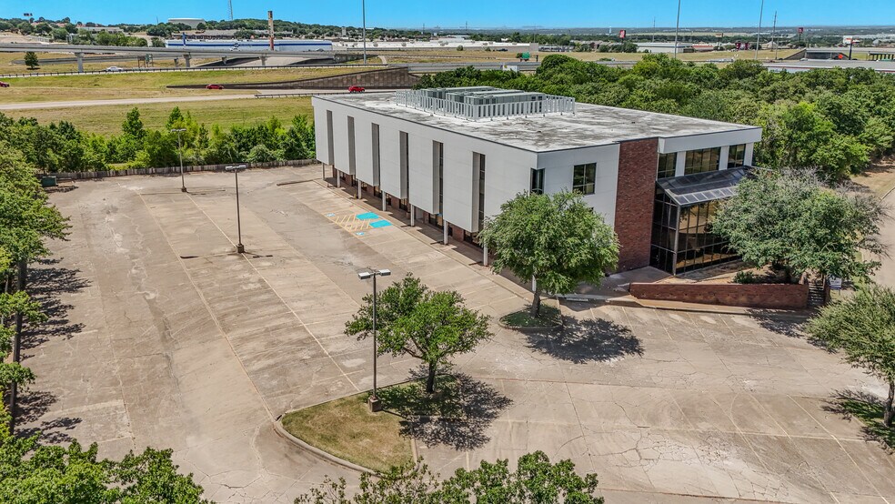 More Photos Of 6900 Anderson Blvd, Fort Worth Office For Lease