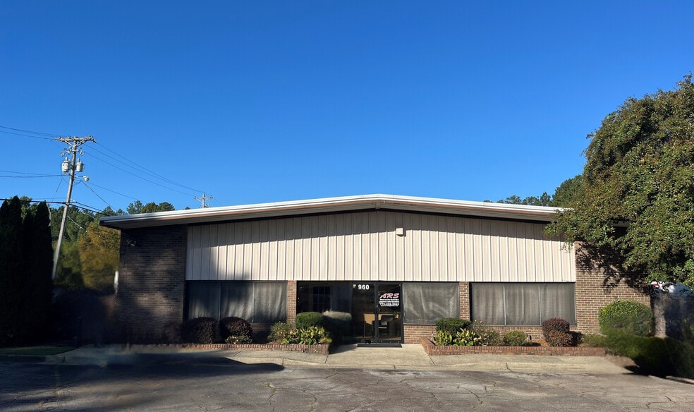 Primary Photo Of 960 Shallowford Rd NE, Kennesaw Service For Lease