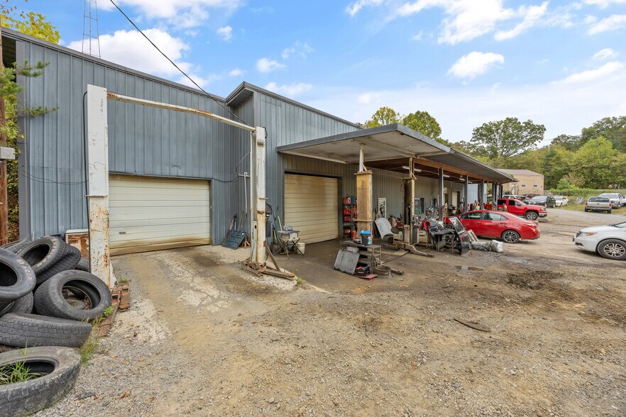 More Photos Of 1021 E Hendron Chapel Rd, Knoxville Manufacturing For Sale