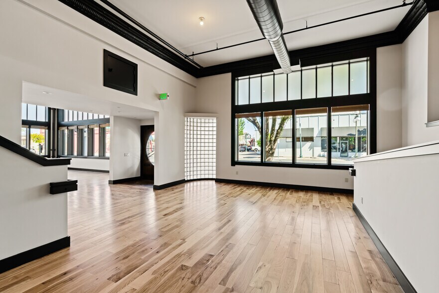 More Photos Of 103-116 W 3rd Ave, Ellensburg Restaurant For Lease