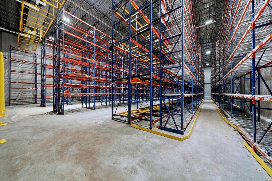 More Photos Of 3737 N Broadway, Saint Louis Refrigeration Cold Storage For Lease