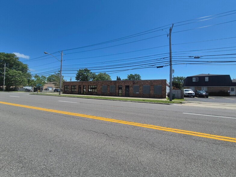 More Photos Of 2363 Broadway St, Buffalo Warehouse For Sale