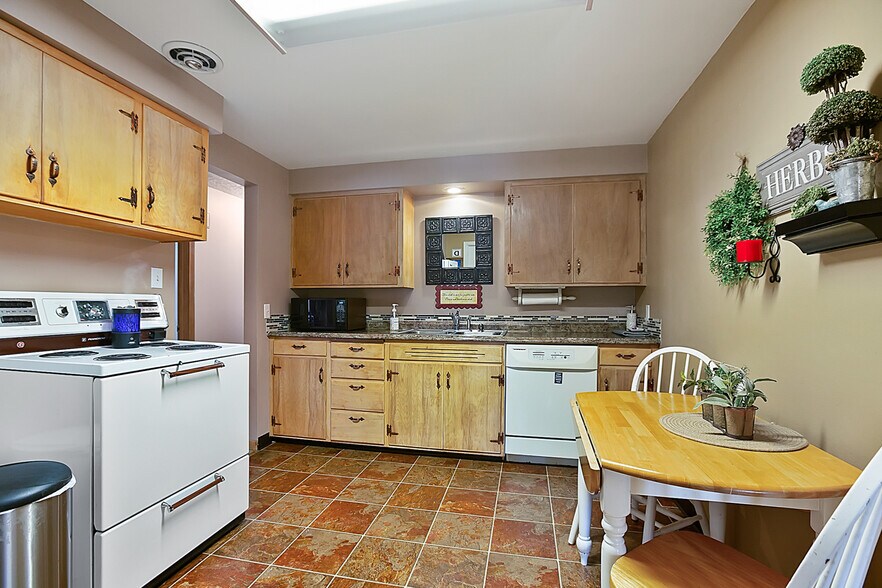 More Photos Of 101 N Evergreen Rd, Spokane Office For Lease