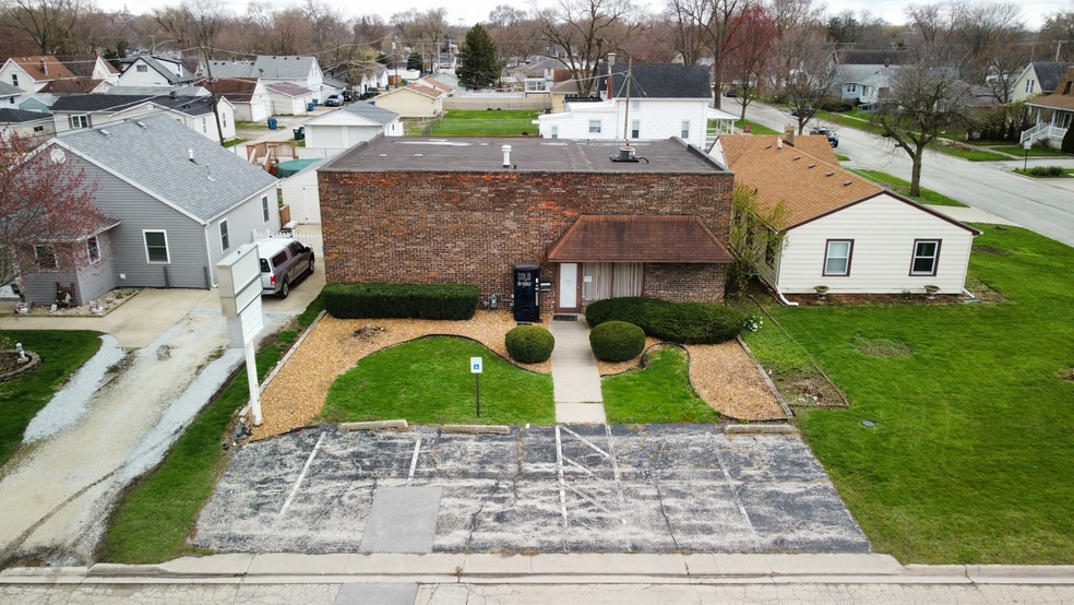 More Photos Of 516 E Broadway St, Bradley Office For Sale