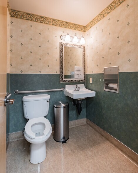 More Photos Of 3136 Squalicum Pky, Bellingham Medical For Sale