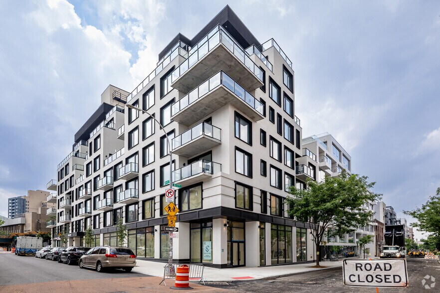 More Photos Of 228 Berry St, Brooklyn Apartments For Lease