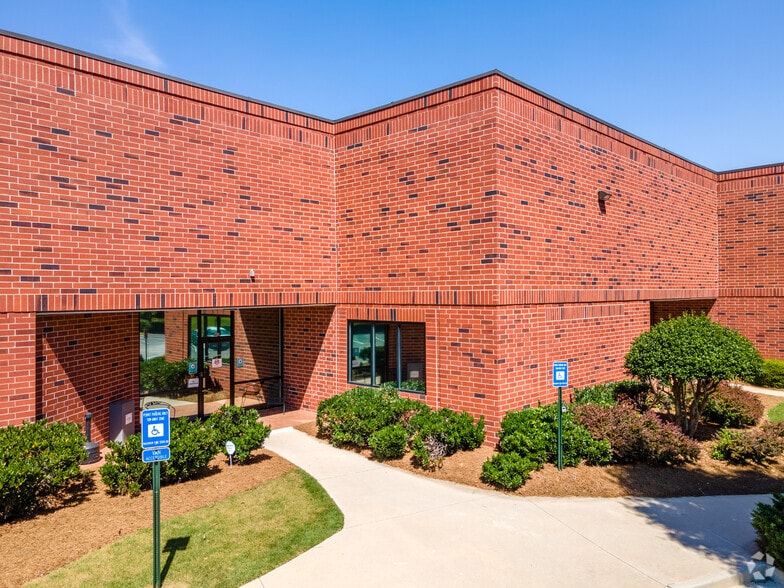 More Photos Of 2192 Eastview Pkwy, Conyers Warehouse For Lease