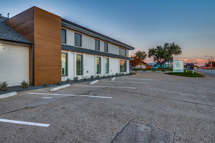 More Photos Of 6550 Lemmon Ave, Dallas Storefront Retail Office For Lease