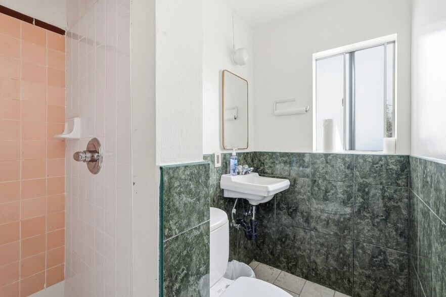 More Photos Of 2048-2050 W Florence Ave, Los Angeles Office For Sale