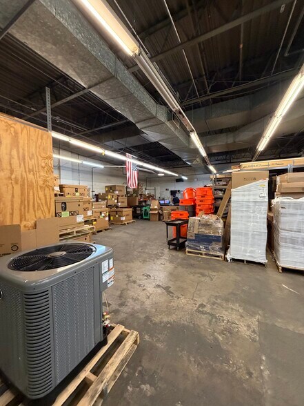 More Photos Of 22 Spielman Rd, Fairfield Light Manufacturing For Lease