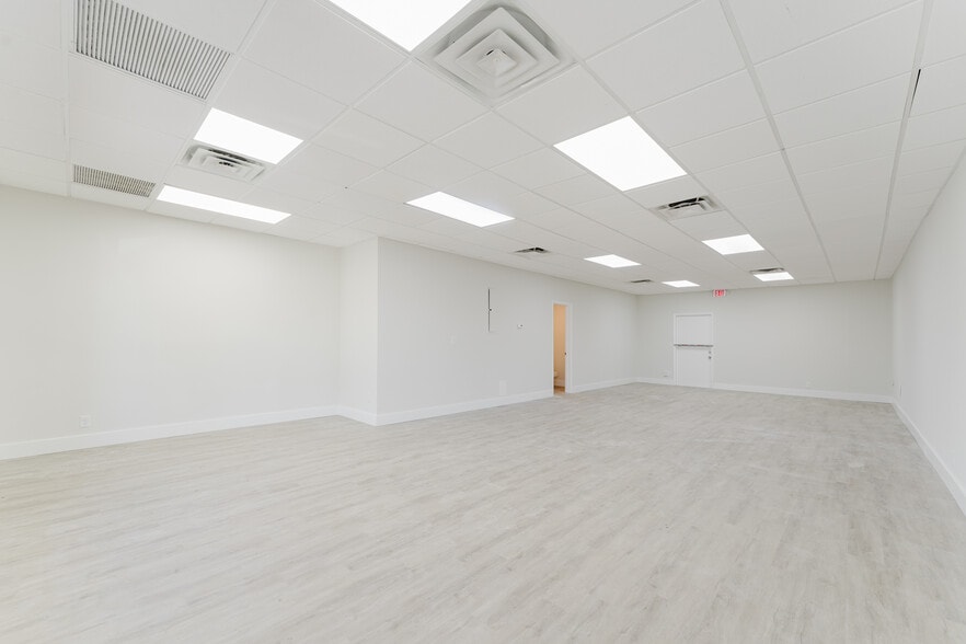 More Photos Of 2236-2266 N Dixie Hwy, Boca Raton Unknown For Lease