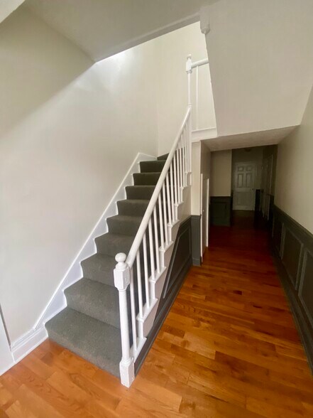 More Photos Of 48 W Boscawen St, Winchester Storefront Retail Office For Sale