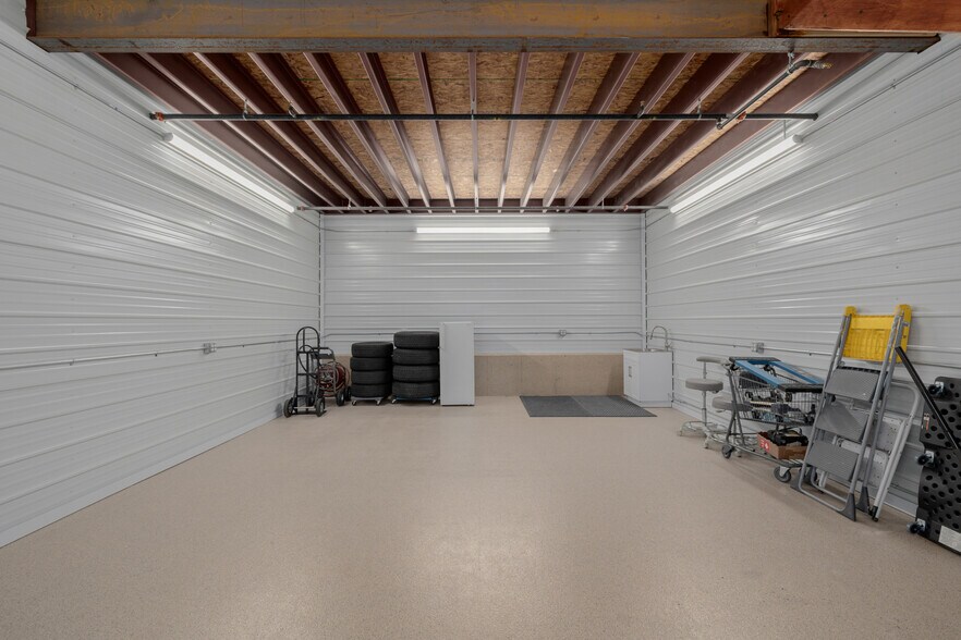 More Photos Of 560-580 Ames St, Lakewood Self Storage For Sale