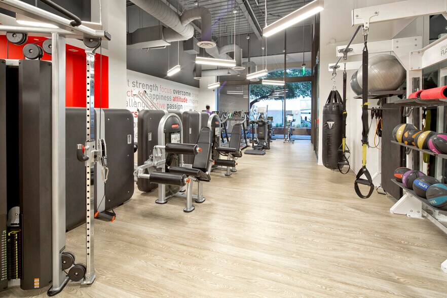 More Photos Of 790 E Colorado Blvd, Pasadena Office For Lease