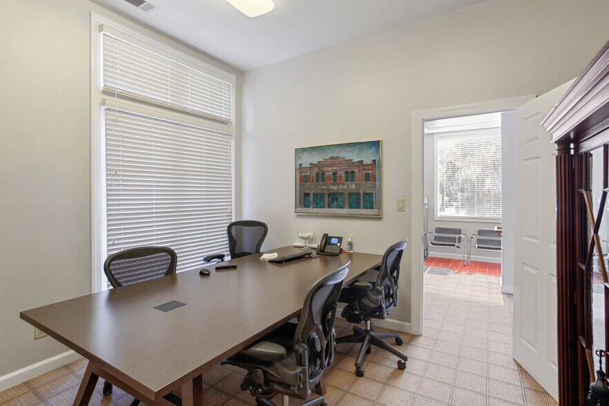 More Photos Of 1719 Abercorn St, Savannah Office Residential For Sale