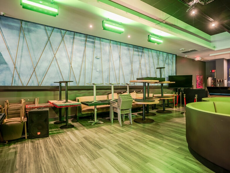 More Photos Of 125-127 Miracle Mile, Coral Gables Storefront For Lease