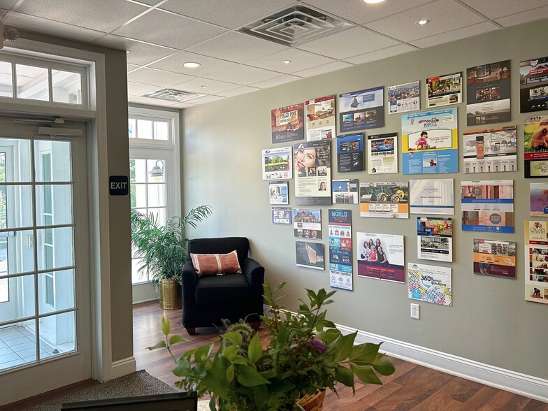 More Photos Of 111 Centerville Rd, Lancaster Office For Lease