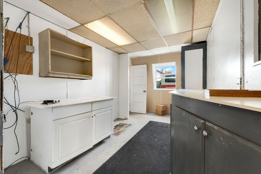 More Photos Of 310 Argonne Rd, Warsaw Warehouse For Sale