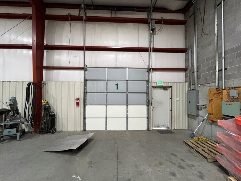 More Photos Of 2931 S Tejon St, Englewood Warehouse For Lease