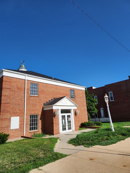 More Photos Of 3 E Wea St, Paola Office For Sale