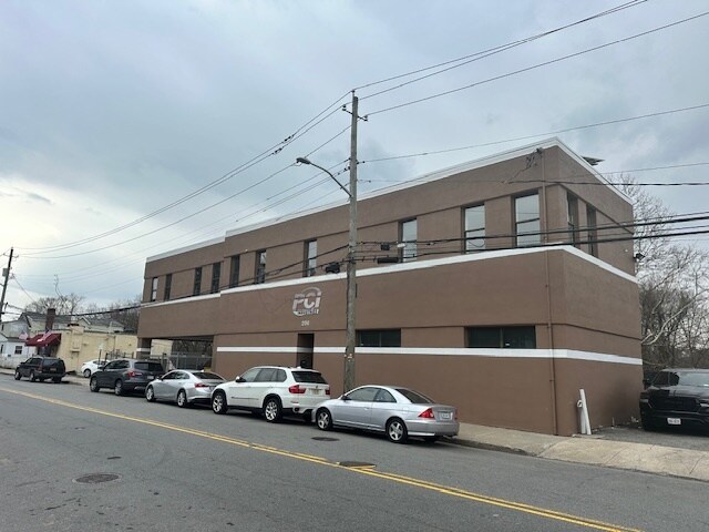 More Photos Of 210 Ferris Ave, White Plains Warehouse For Sale