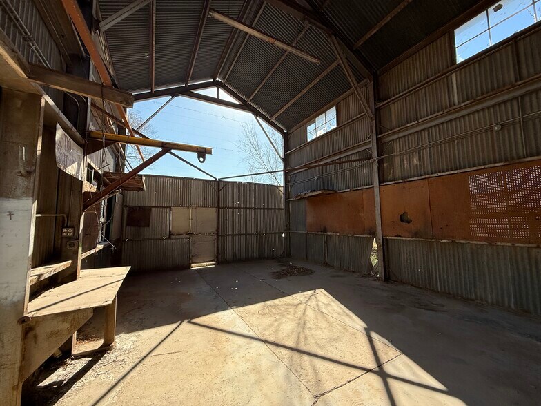 More Photos Of 266 Horizon Blvd, Socorro Warehouse For Sale