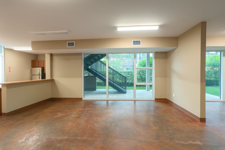 More Photos Of 18651 NE 24th Pl, Miami Storefront Retail Residential For Sale