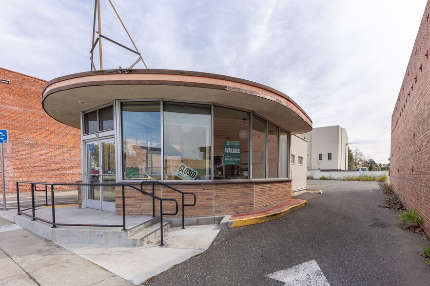 More Photos Of 951 C St, Hayward Fast Food For Sale